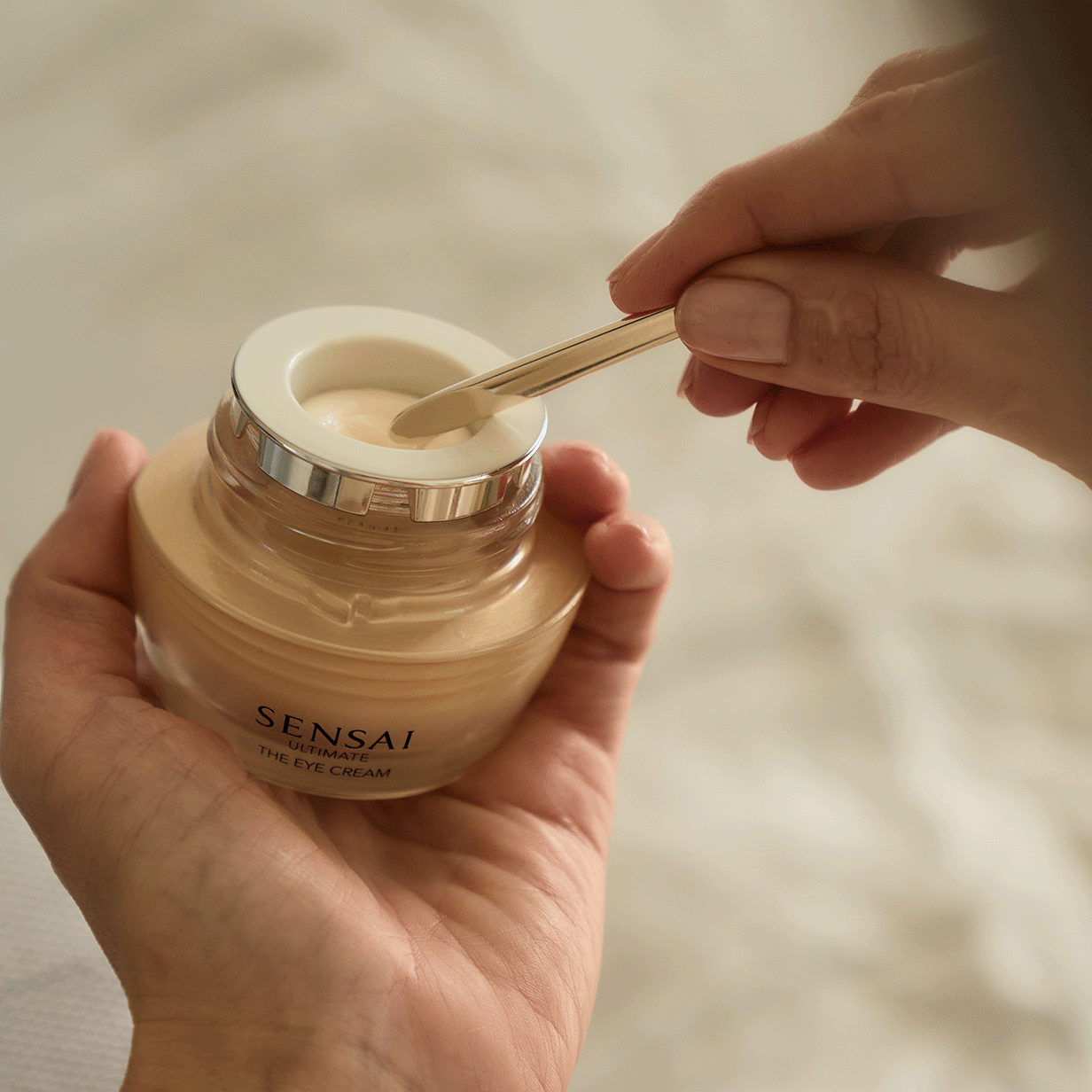 SENSAI Ultimate Eye Cream - Luxury Anti-Aging Eye Treatment
