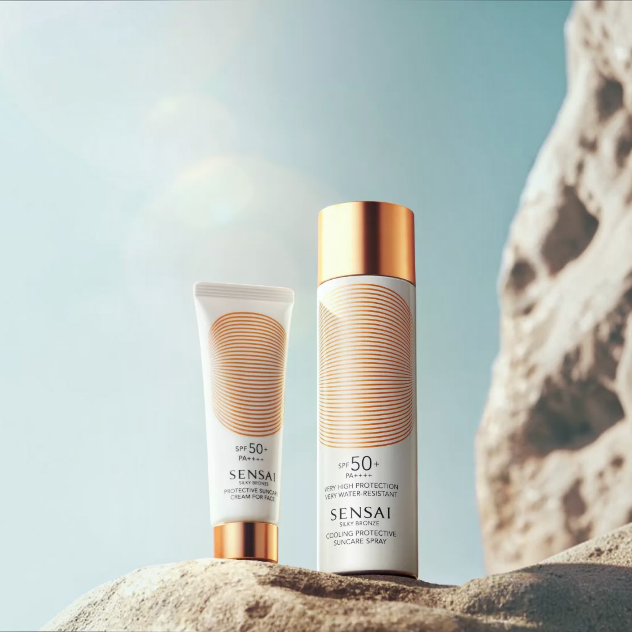 SENSAI Silky Bronze Cooling Protective Suncare Spray SPF50+ PA++++ 
日本 SENSAI 丝光防晒清凉喷雾 SPF50+ PA++++ 100g