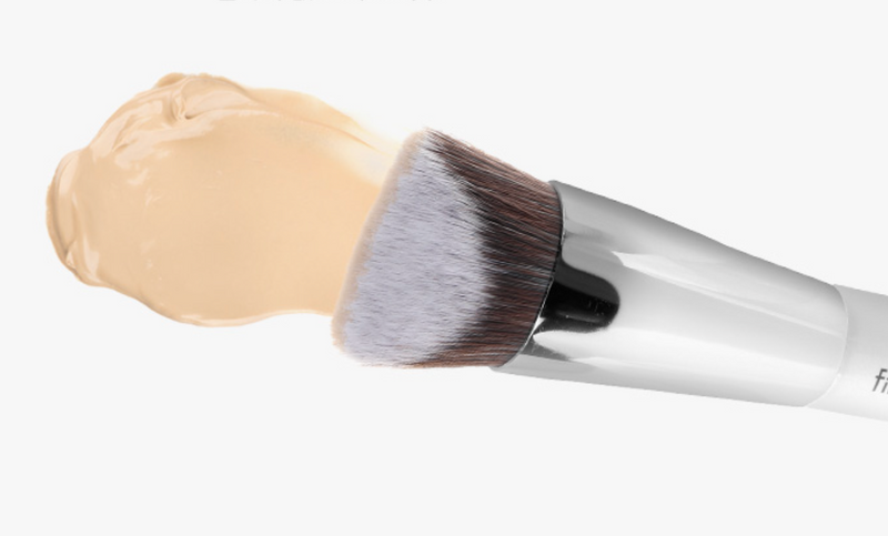 FILLIMILLI V Cut Foundation Brush 822 韩国 FILLIMILLI V型粉底刷 822
