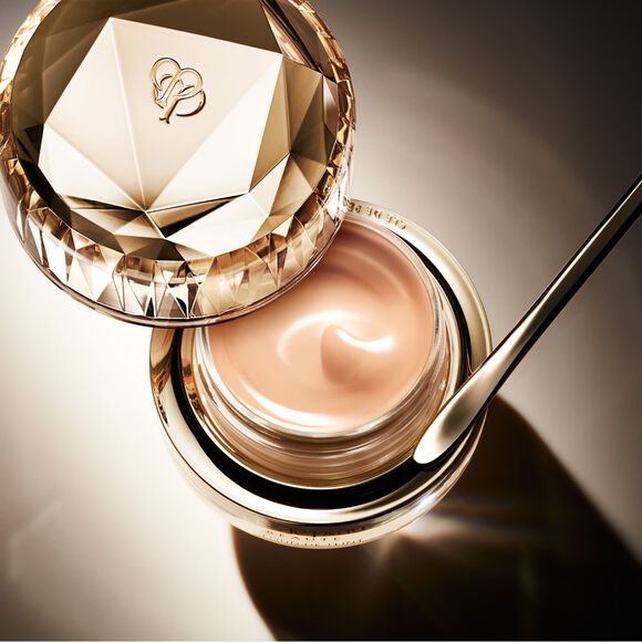 CLÉ DE PEAU BEAUTÉ Le Fond De Teint The Foundation SPF25 PA